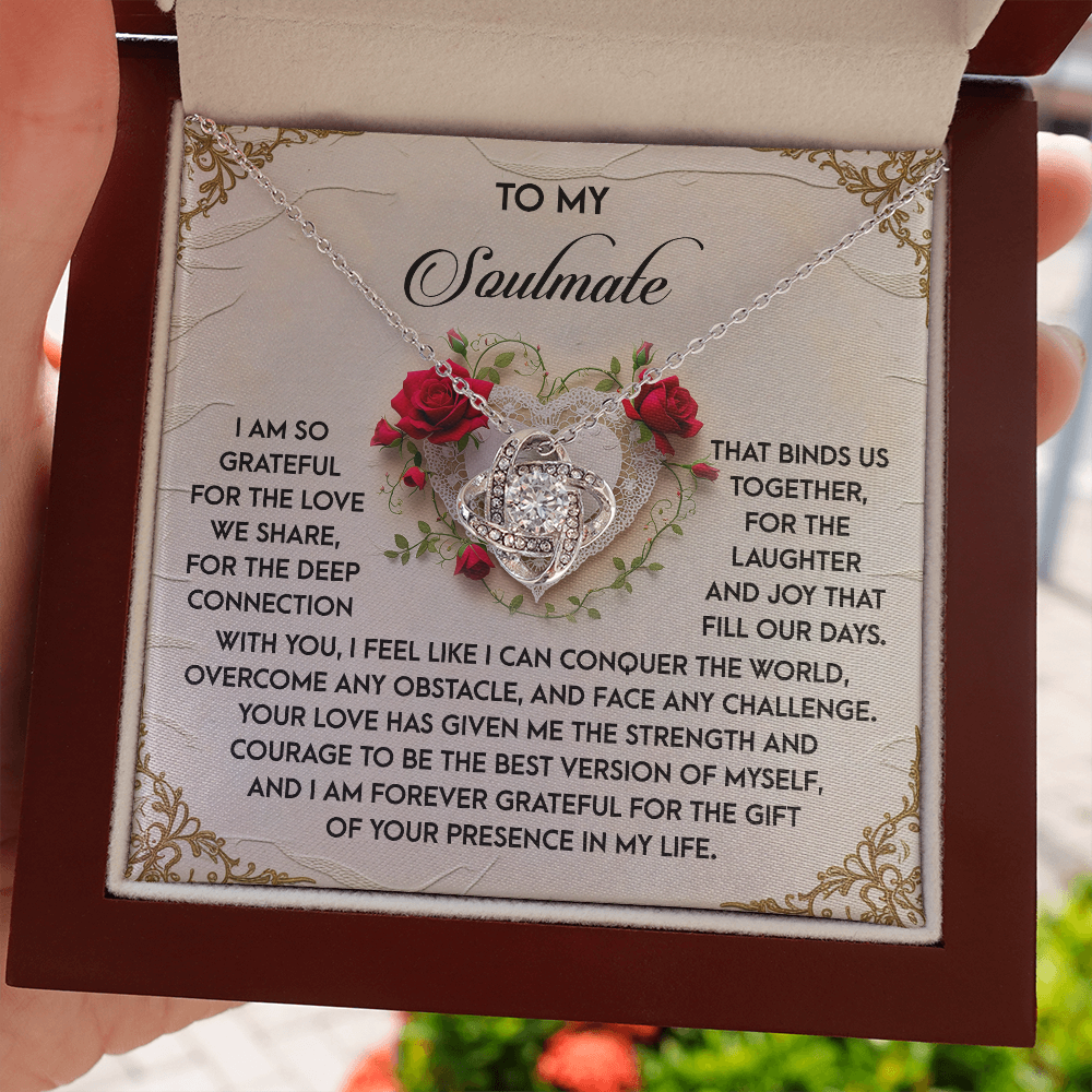 Soulmate-Our Day-Love Knot Necklace